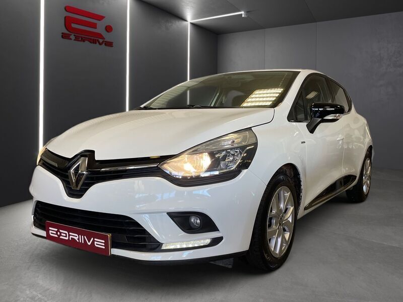 Branco Usado 2019 Renault Clio IV LIMITED | € 13.980 (Preço justo) - Imagem 1/4