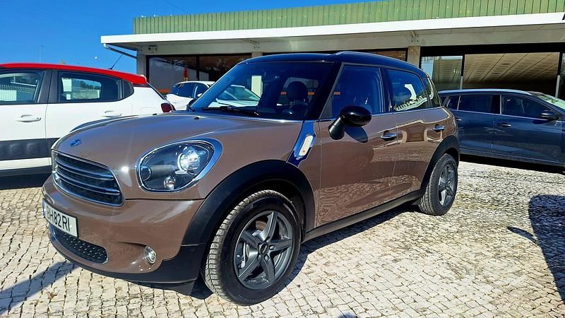 Usado Mini Countryman 111 HP (81 kW) 2015 Castanho SUV