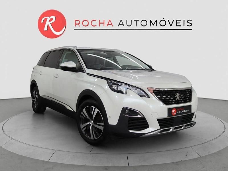 Usado Peugeot 5008 Allure 130 HP (95 kW) 2017 Branco SUV