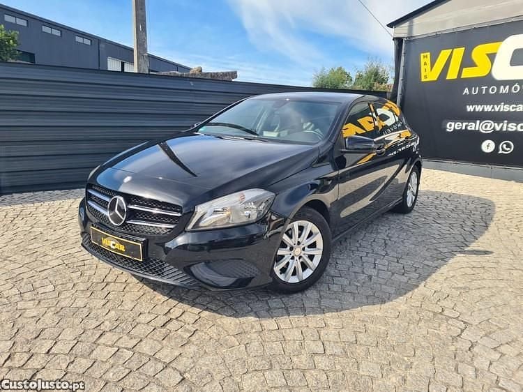 Preto Usado 2014 Mercedes A180 Style Citadino | € 15.990 (Preço justo) - Imagem 1/1