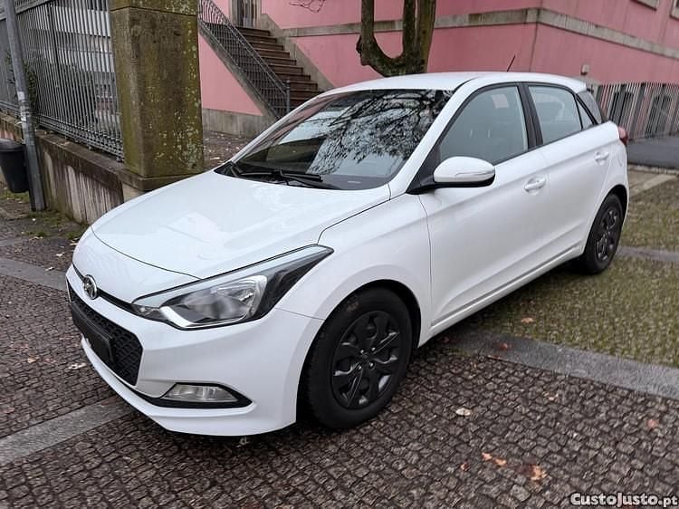 Usado Hyundai i20 75 HP (55 kW) 2017 Branco Citadino