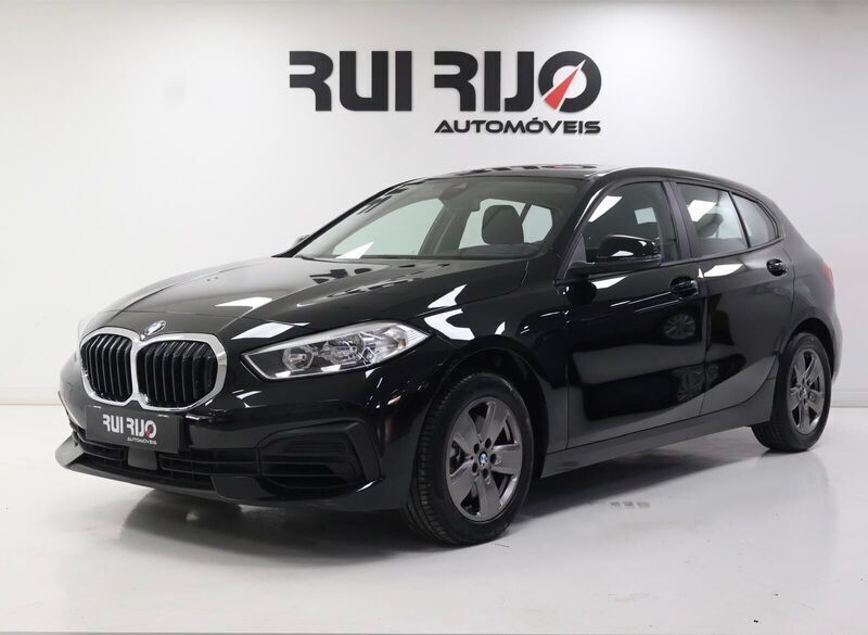 Preto Usado 2021 BMW 118 Citadino | € 23.500 (Preço justo) - Imagem 1/4
