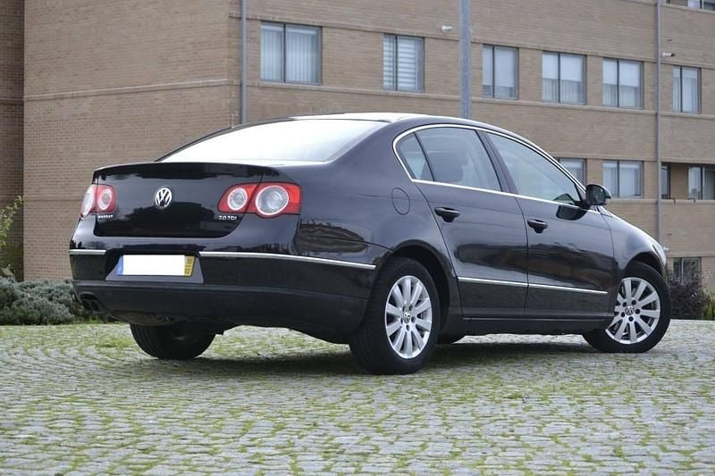 Usado VW Passat 140 HP (102 kW) 2010 Preto