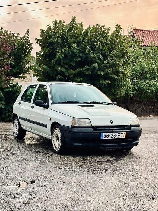 Usado 1995 Renault Clio Sedan | € 1.200 - Imagem 1/4