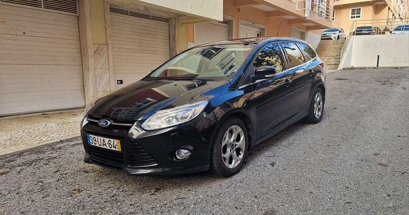 Usado 2013 Ford Focus Titanium Sedan | € 6.450 (Preço justo) - Imagem 1/4