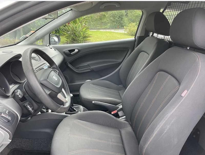 Usado Seat Ibiza 90 HP (66 kW) 2011 Branco Citadino