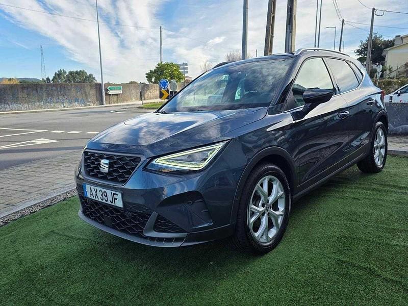 Usado Seat Arona FR 110 HP (80 kW) 2023 Cinza SUV