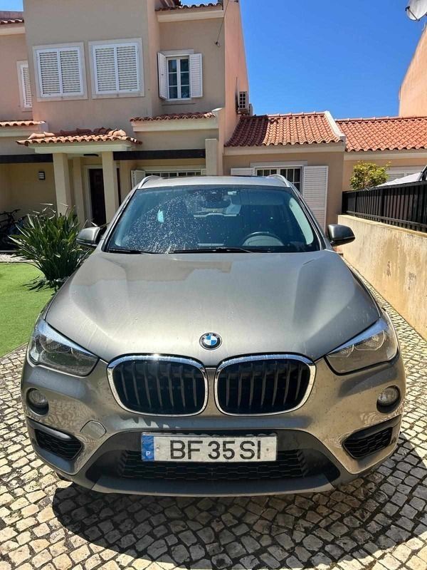 Cinzento Usado 2019 BMW X1 SUV | € 24.999 (Preço justo) - Imagem 1/4