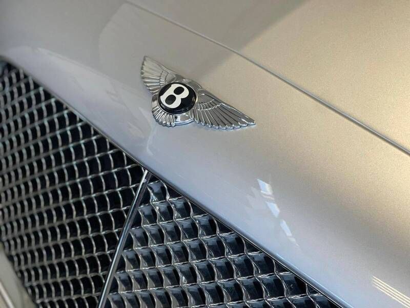 Usado Bentley Continental 560 HP (411 kW) 2007 Cinzento Sedan