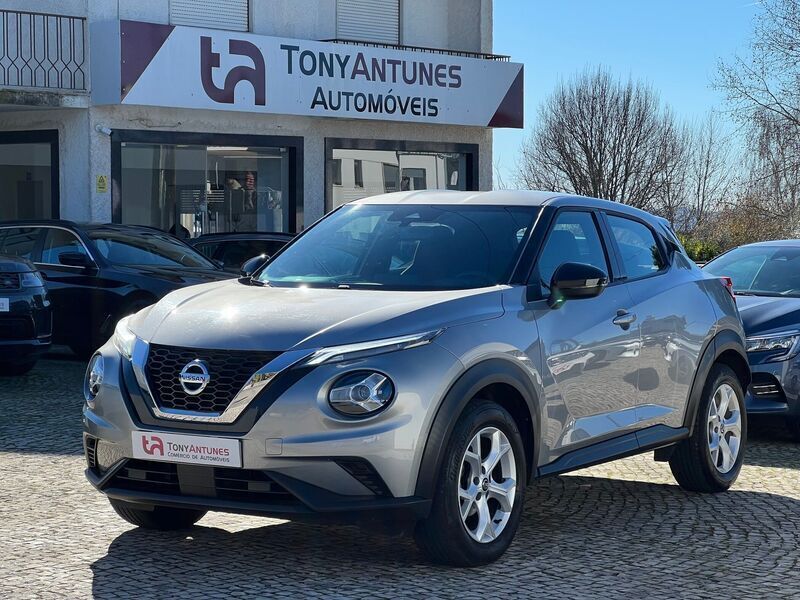 Cinzento Usado 2020 Nissan Juke N-Connecta SUV | € 19.500 (Preço justo) - Imagem 1/4