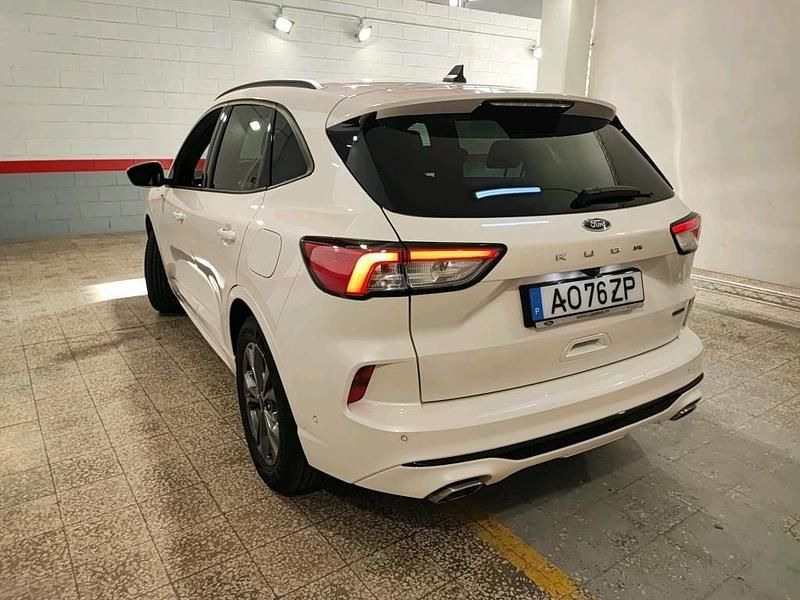 Usado Ford Kuga ST-Line X 225 HP (165 kW) 2022 Branco SUV