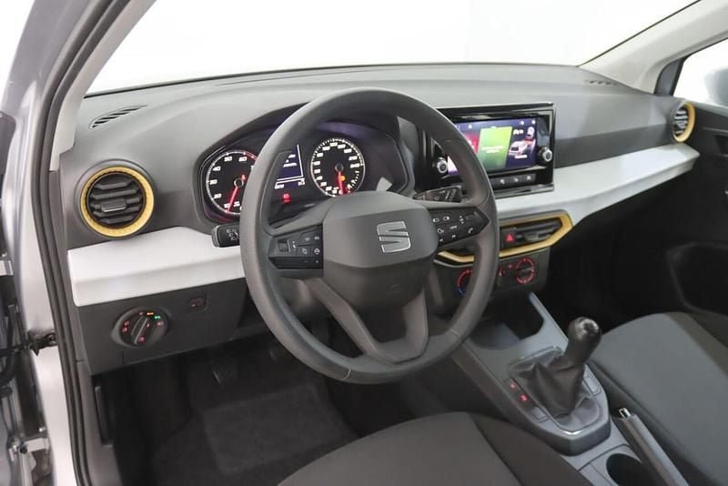 Usado Seat Arona 95 HP (69 kW) 2022 Cinzento SUV