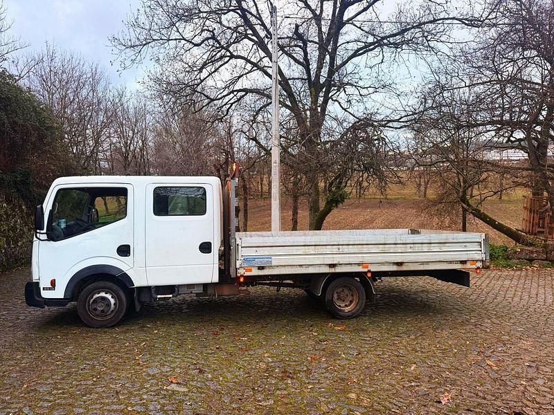 Usado Nissan Cabstar 130 HP (95 kW) 2008 Branco Pickup