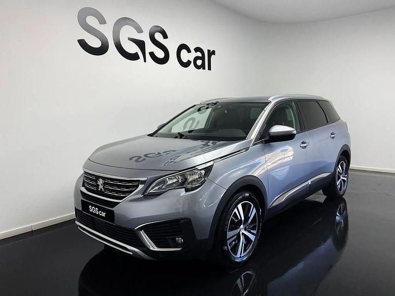 Cinza Usado 2020 Peugeot 5008 Allure Monovolume | € 22.300 (Preço justo) - Imagem 1/4