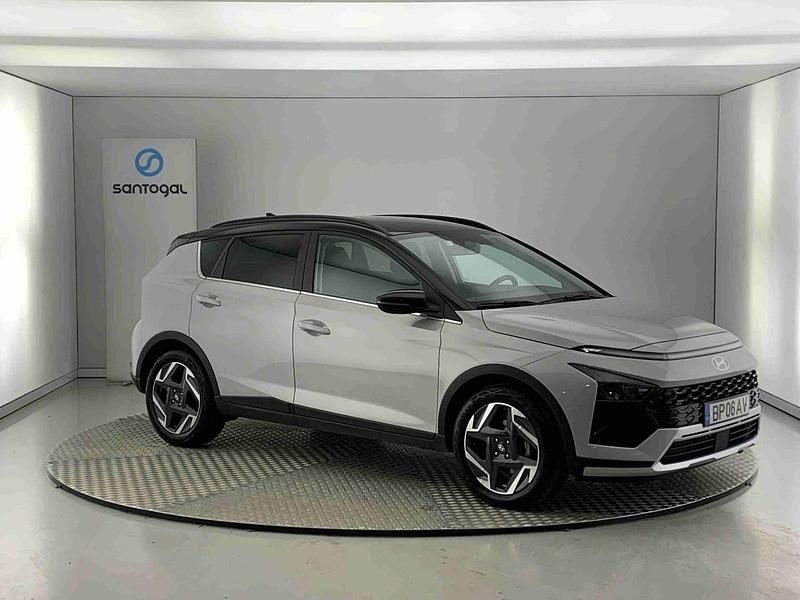 Cinzento Usado 2024 Hyundai Bayon Premium SUV | € 20.800 (Preço justo) - Imagem 1/4