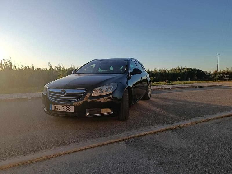 Preto Usado 2010 Opel Insignia Carrinha | € 9.500 (Caro) - Imagem 1/4