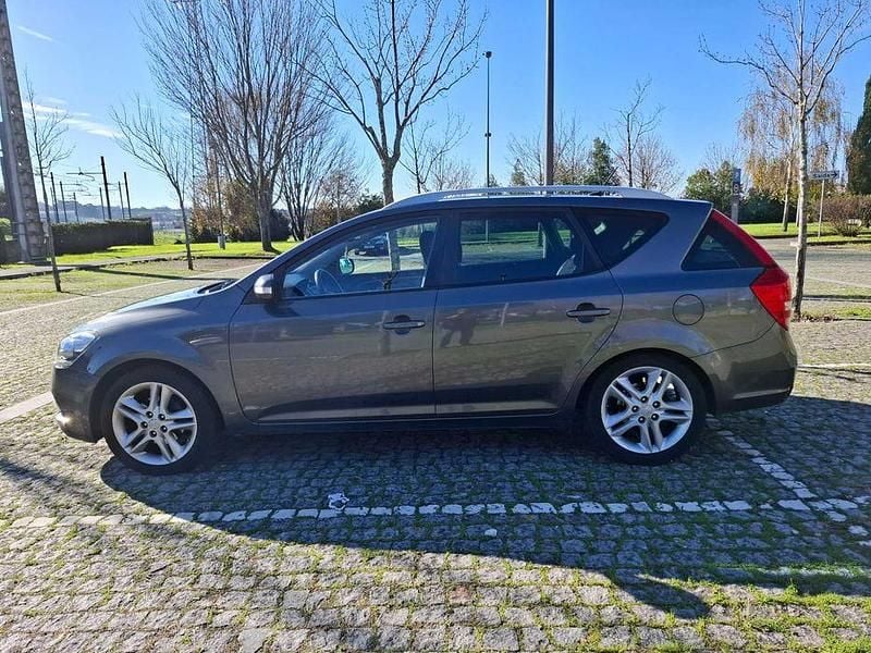 Usado Kia Ceed Sportswagon EX 115 HP (84 kW) 2010 Carrinha