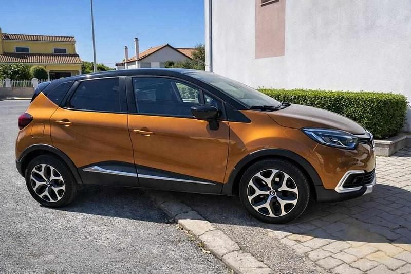 Usado Renault Captur 110 HP (80 kW) 2017 Outra SUV