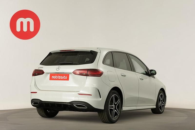 Usado Mercedes B250e 218 HP (160 kW) 2024 Monovolume