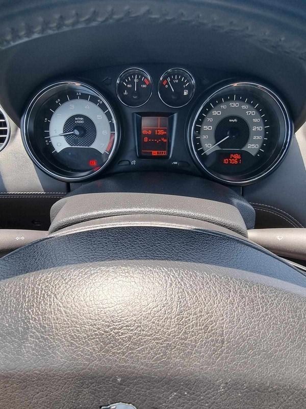 Usado Peugeot RCZ 156 HP (114 kW) 2012 Preto Coupé