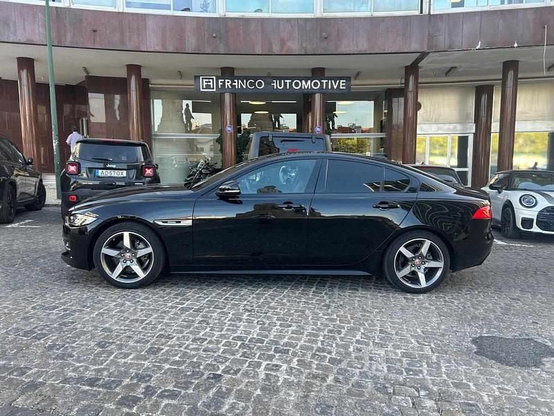 Preto Usado 2019 Jaguar XE Sedan | € 24.800 (Caro) - Imagem 1/4