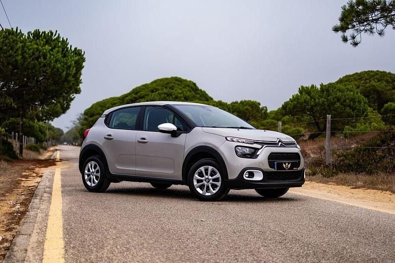 Cinza Usado 2023 Citroën C3 PureTech Citadino | € 13.899 (Bom preço) - Imagem 1/4