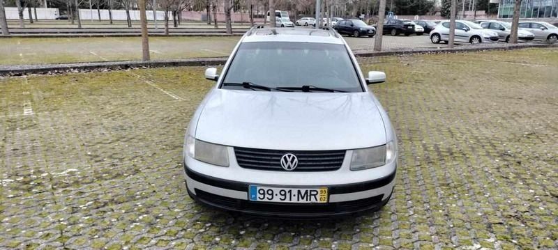 Cinzento Usado 1999 VW Passat Sedan | € 2.800 (Bom preço) - Imagem 1/4