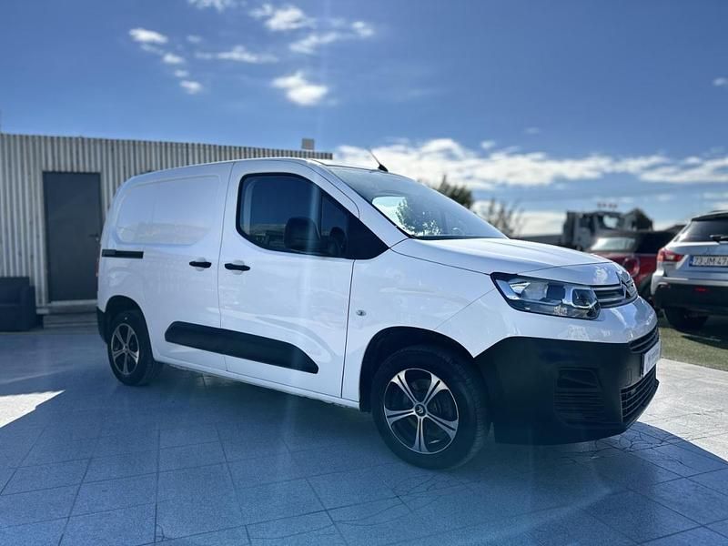 Branco Usado 2019 Citroën Berlingo Monovolume | € 13.950 (Caro) - Imagem 1/4