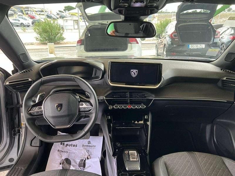 Usado Peugeot 2008 136 HP (100 kW) 2025 Cinzento SUV