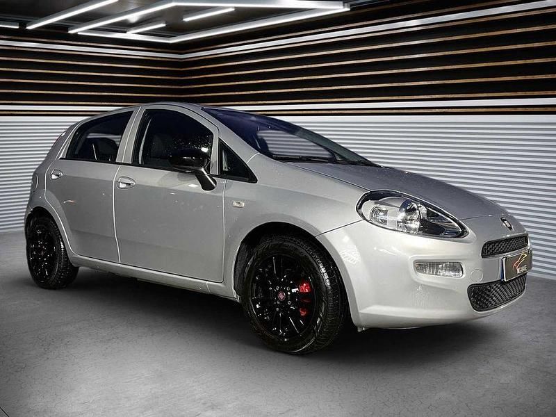 Usado Fiat Punto Pop 70 HP (51 kW) 2016 Sedan