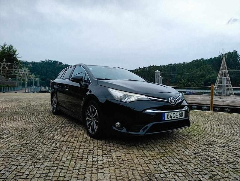 Preto Usado 2015 Toyota Avensis Carrinha | € 13.900 - Imagem 1/4