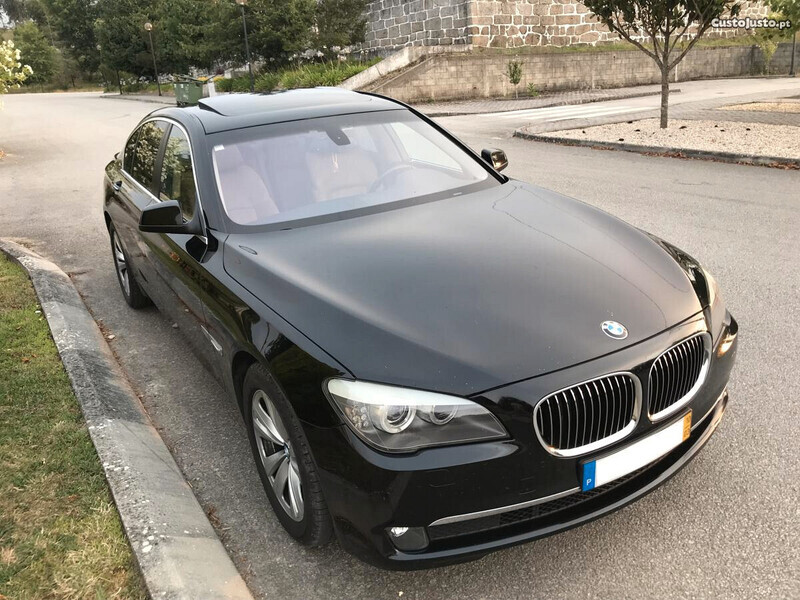 Usados 2013 BMW 740 3.0 Diesel 313 CV (€ 25.500), Porto
