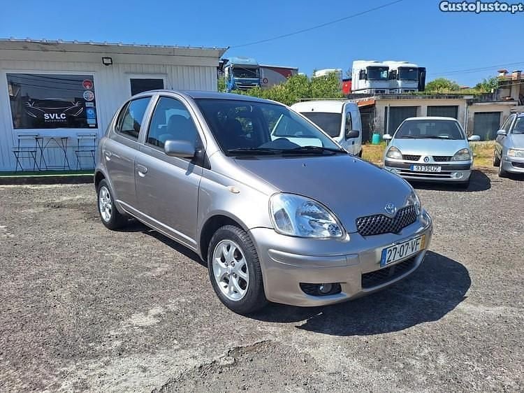 Cinza Usado 2003 Toyota Yaris Sol Citadino | € 4.500 (Preço justo) - Imagem 1/1