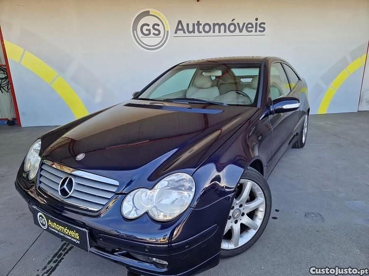 Azul Usado 2001 Mercedes C230 Coupé | € 7.500 - Imagem 1/1