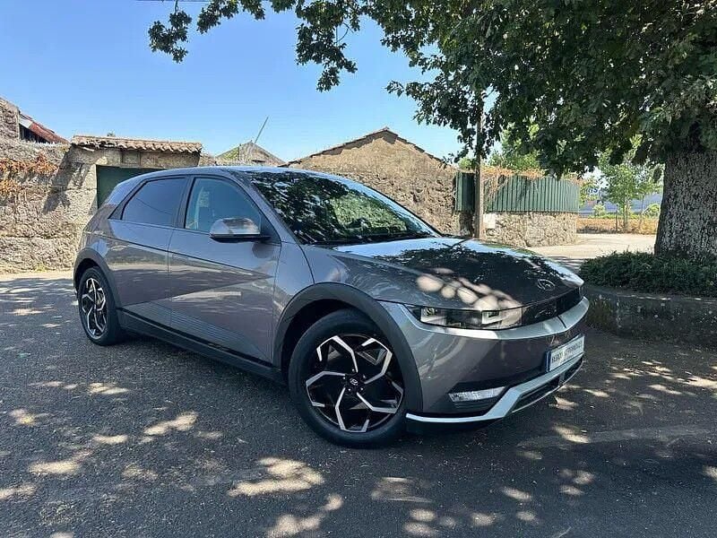 Cinza Usado 2022 Hyundai Ioniq 6 Premium Sedan | € 29.990 - Imagem 1/4