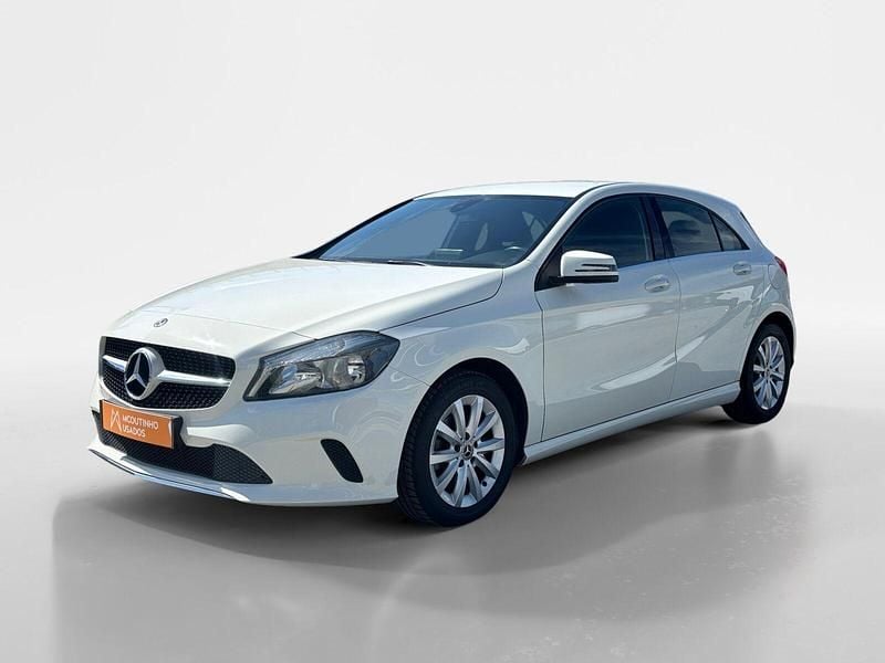 Usado Mercedes A160 Urban 90 HP (66 kW) 2018 Branco Sedan