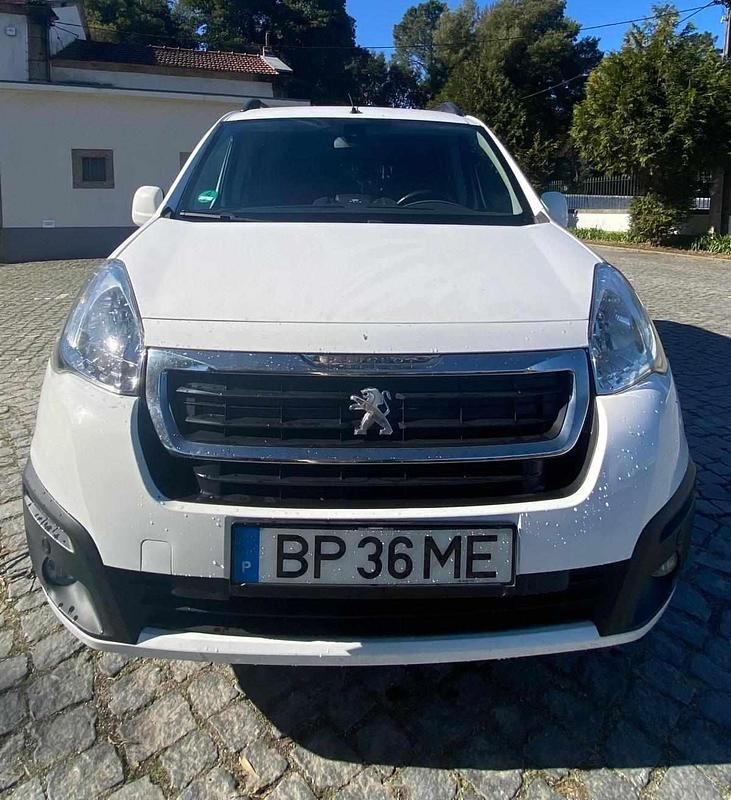 Branco Usado 2016 Peugeot Partner Monovolume | € 13.850 (Preço justo) - Imagem 1/4
