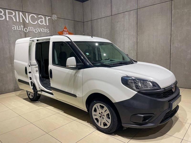 Usado Fiat Doblò Easy 105 HP (77 kW) 2022 Branco Monovolume