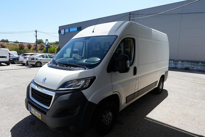 Usado Peugeot Boxer 165 HP (121 kW) 2016 Branco Van