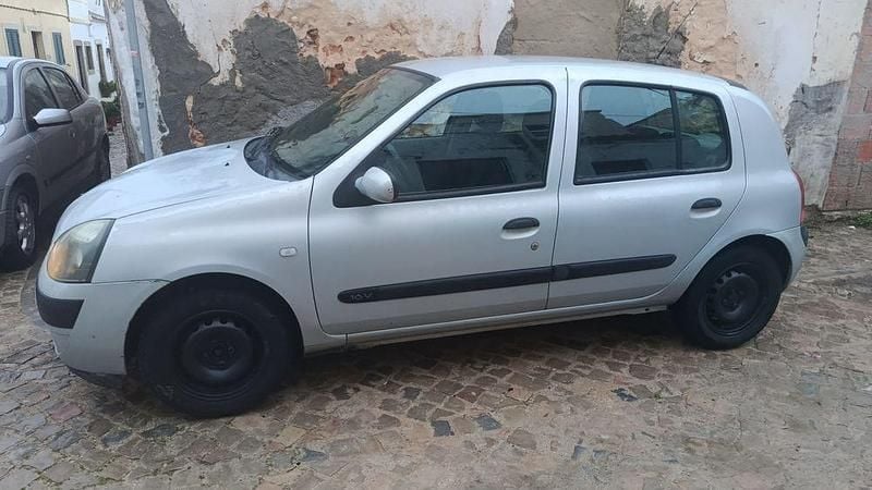 Usado 2003 Renault Clio II Sedan | € 1.200 (Bom preço) - Imagem 1/4