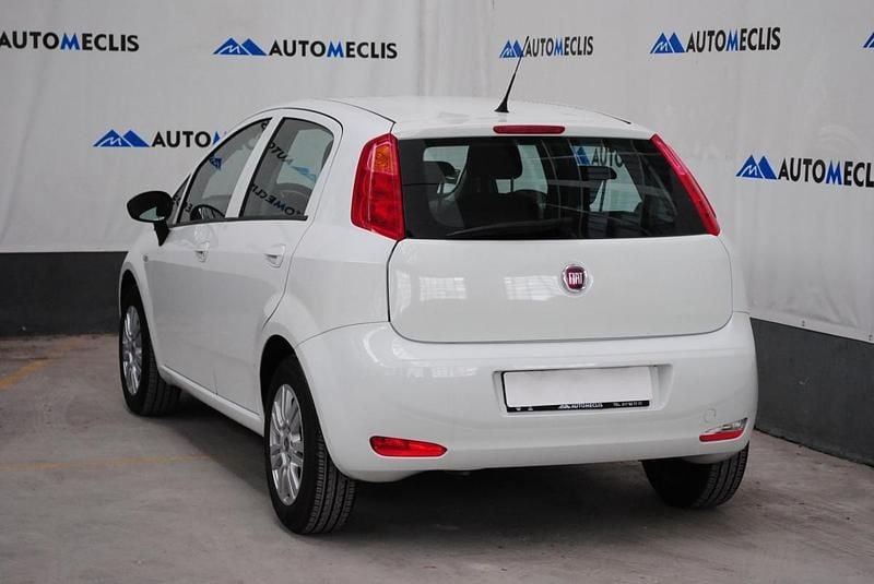 Usado Fiat Punto Easy 69 HP (50 kW) 2018 Branco Citadino