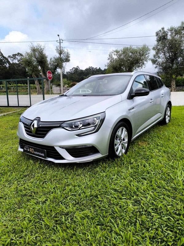 Cinza Usado 2019 Renault Mégane IV LIMITED | € 15.000 (Preço justo) - Imagem 1/4
