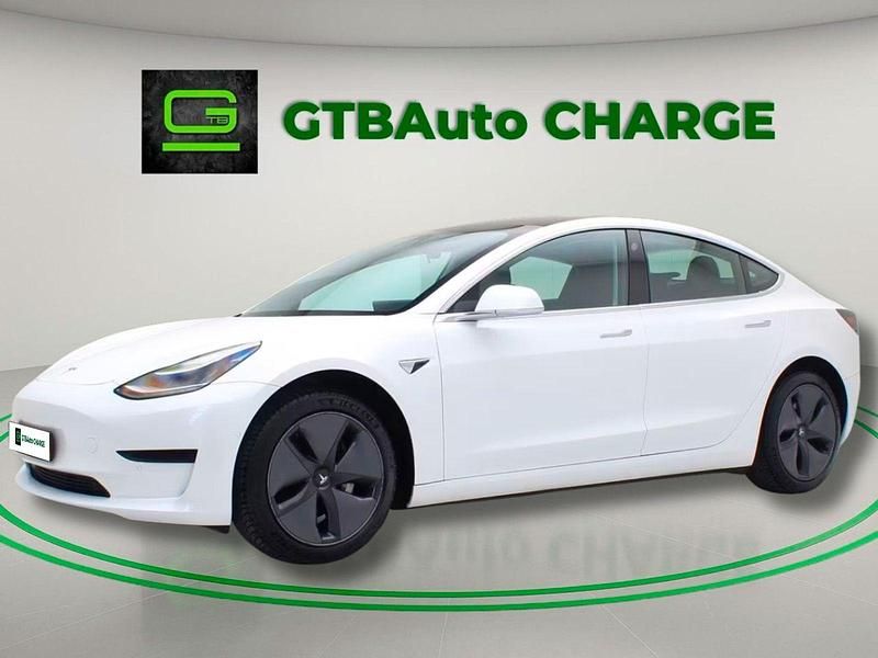 Branco Usado 2020 Tesla Model 3 Standard Range Sedan | € 24.499 (Preço justo) - Imagem 1/4