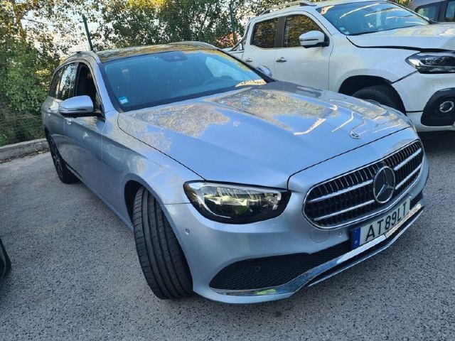 Usado Mercedes E300 Avantgarde 306 HP (225 kW) 2022 Cinzento