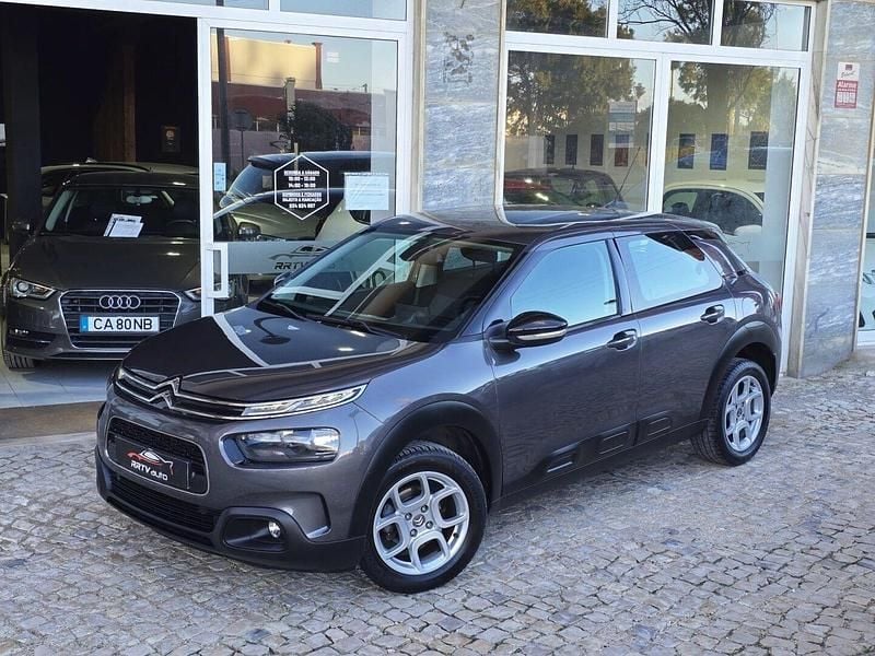 Cinza Usado 2018 Citroën C4 Feel SUV | € 11.950 (Preço justo) - Imagem 1/4
