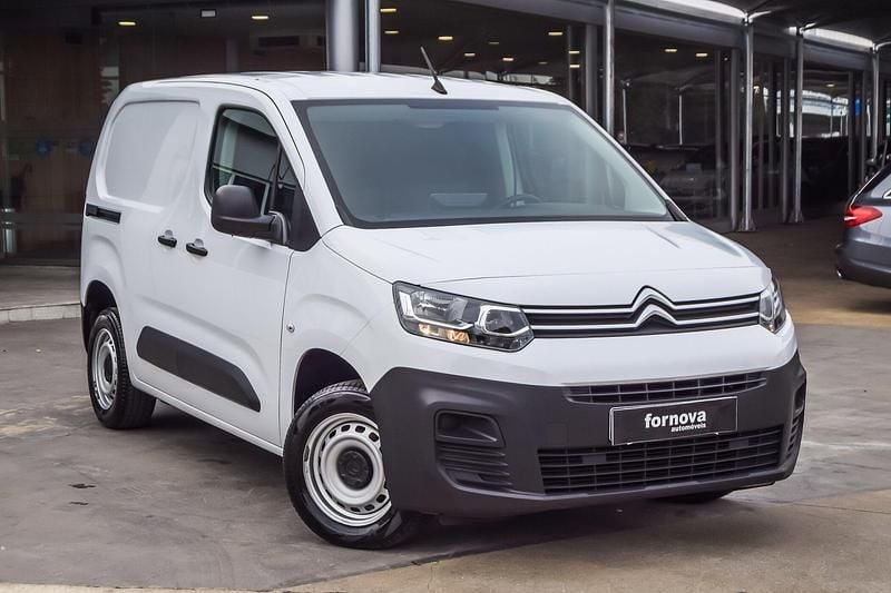 Branco Usado 2023 Citroën Berlingo Monovolume | € 18.900 (Preço justo) - Imagem 1/4