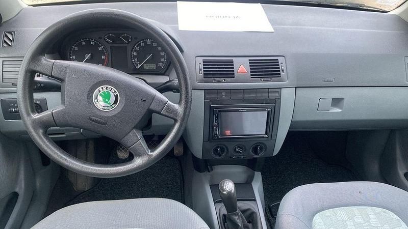 Usado 2001 Skoda Fabia Sedan | € 1.300 - Imagem 1/4