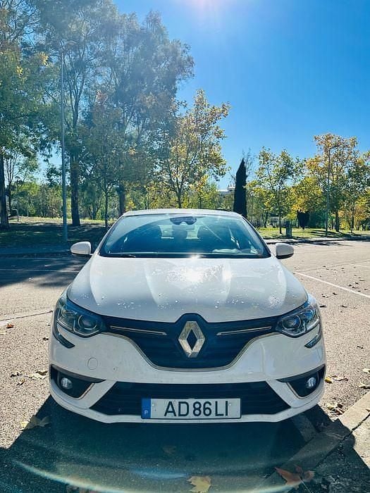 Usado 2017 Renault Mégane IV Sedan | € 9.500 (Bom preço) - Imagem 1/4