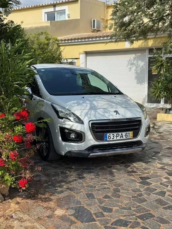 Branco Usado 2014 Peugeot 3008 Carrinha | € 13.500 (Caro) - Imagem 1/4
