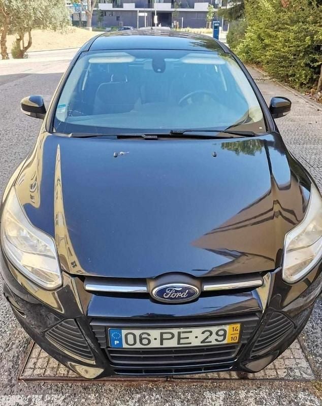 Preto Usado 2014 Ford Focus Citadino | € 6.100 (Bom preço) - Imagem 1/4